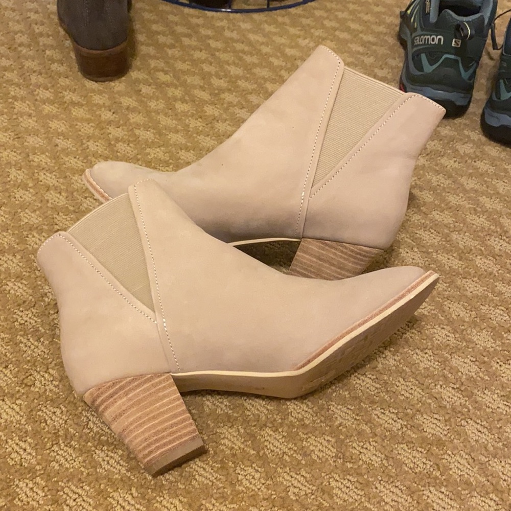 Elaine Turner Heeled Booties size 7.5